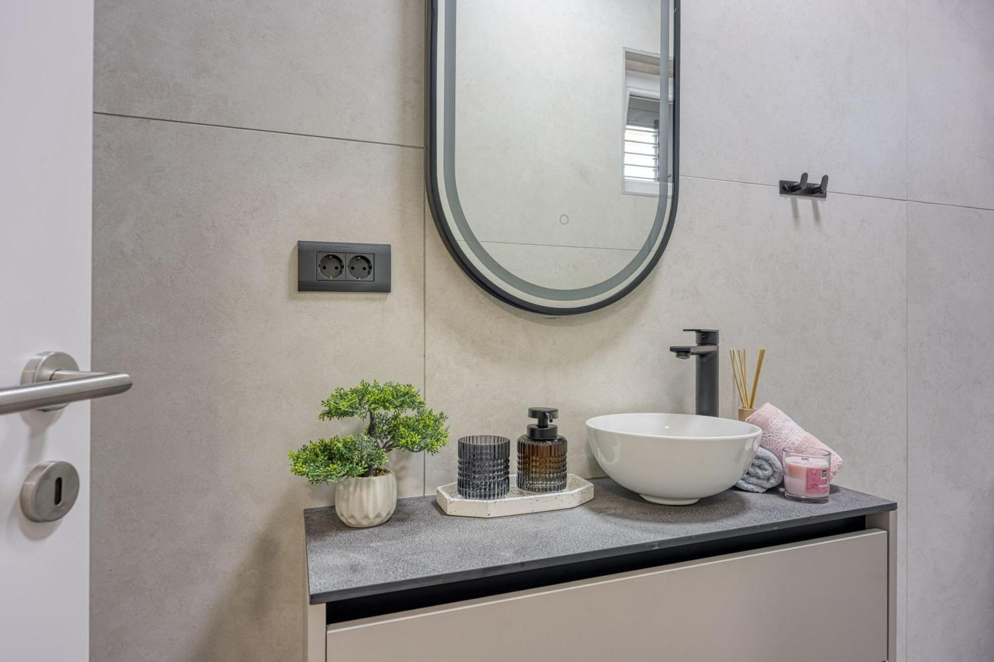 Aria With Heated Pool And Whirlpool - Happy Apartment *