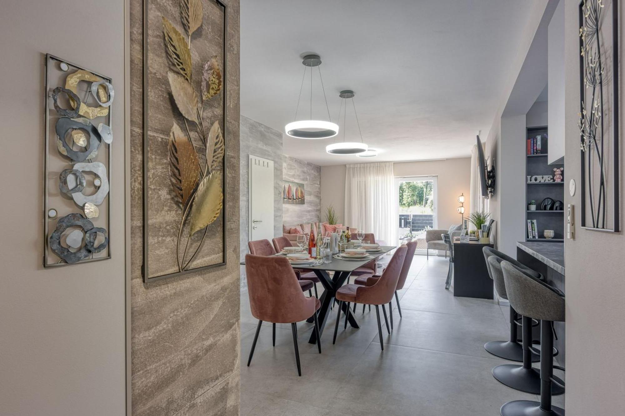 Aria With Heated Pool And Whirlpool - Happy Apartment